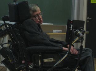 Stephen Hawking bei einem Vortrag in Cambridge © Rüdiger Vaas