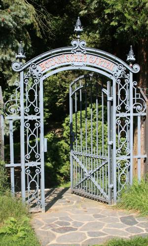 Tor des Botanischen Gartens aus dem 19. Jahrhundert